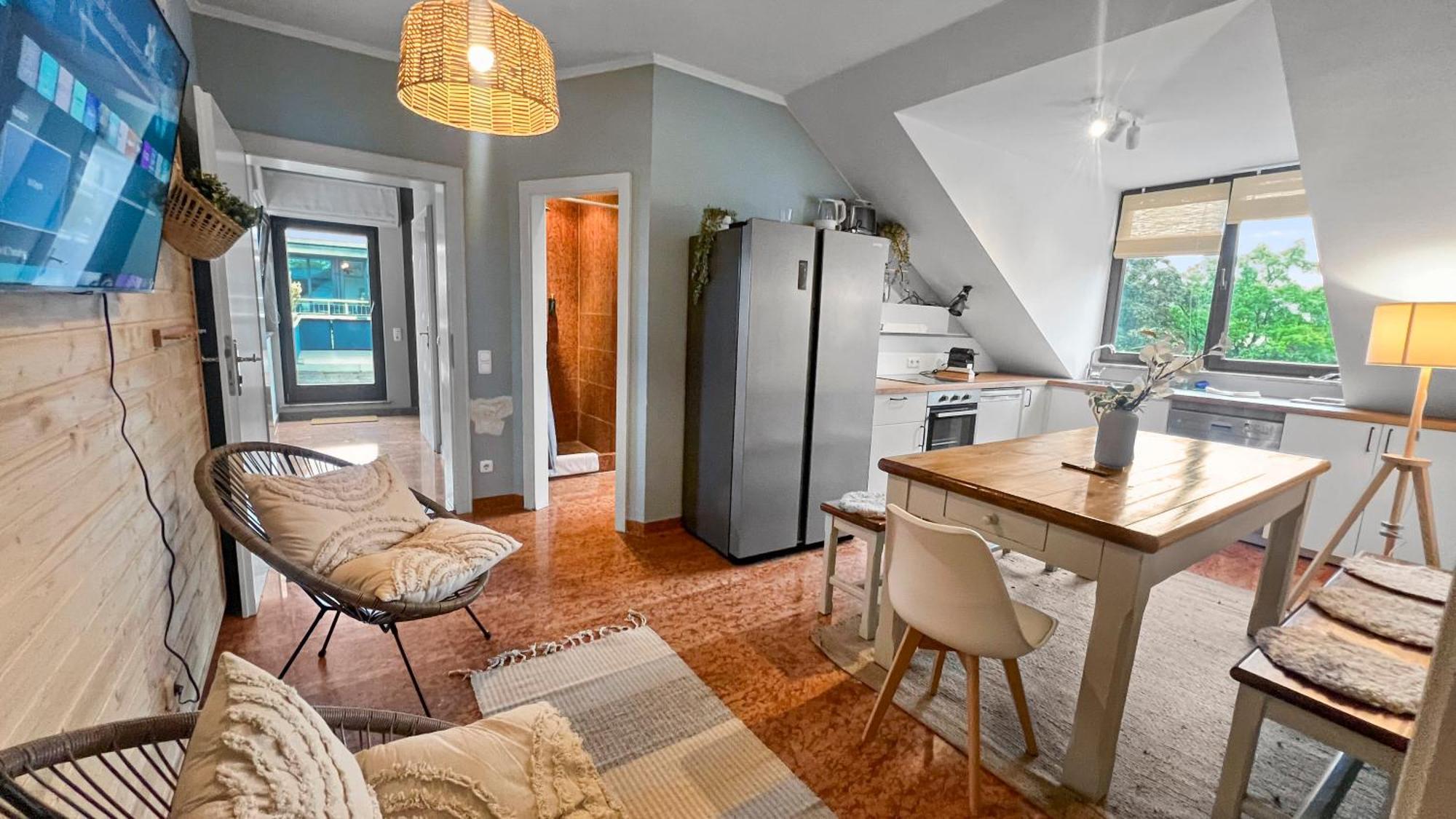 Flatista Homes - Penthouse With Rooftop Gym München