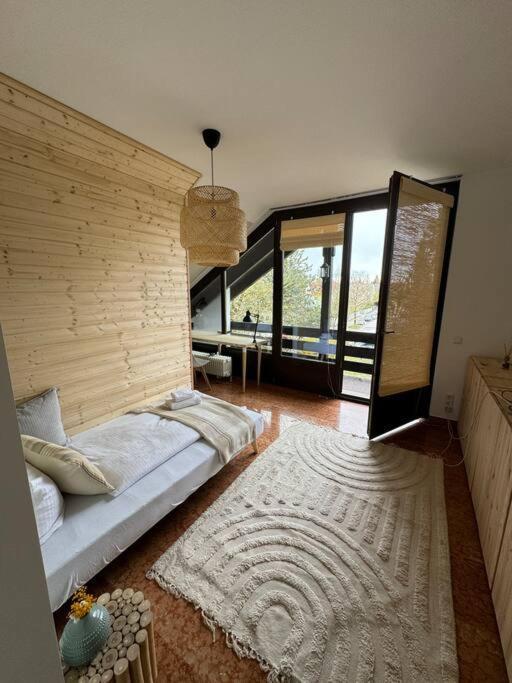 Flatista Homes - Penthouse With Rooftop Gym *