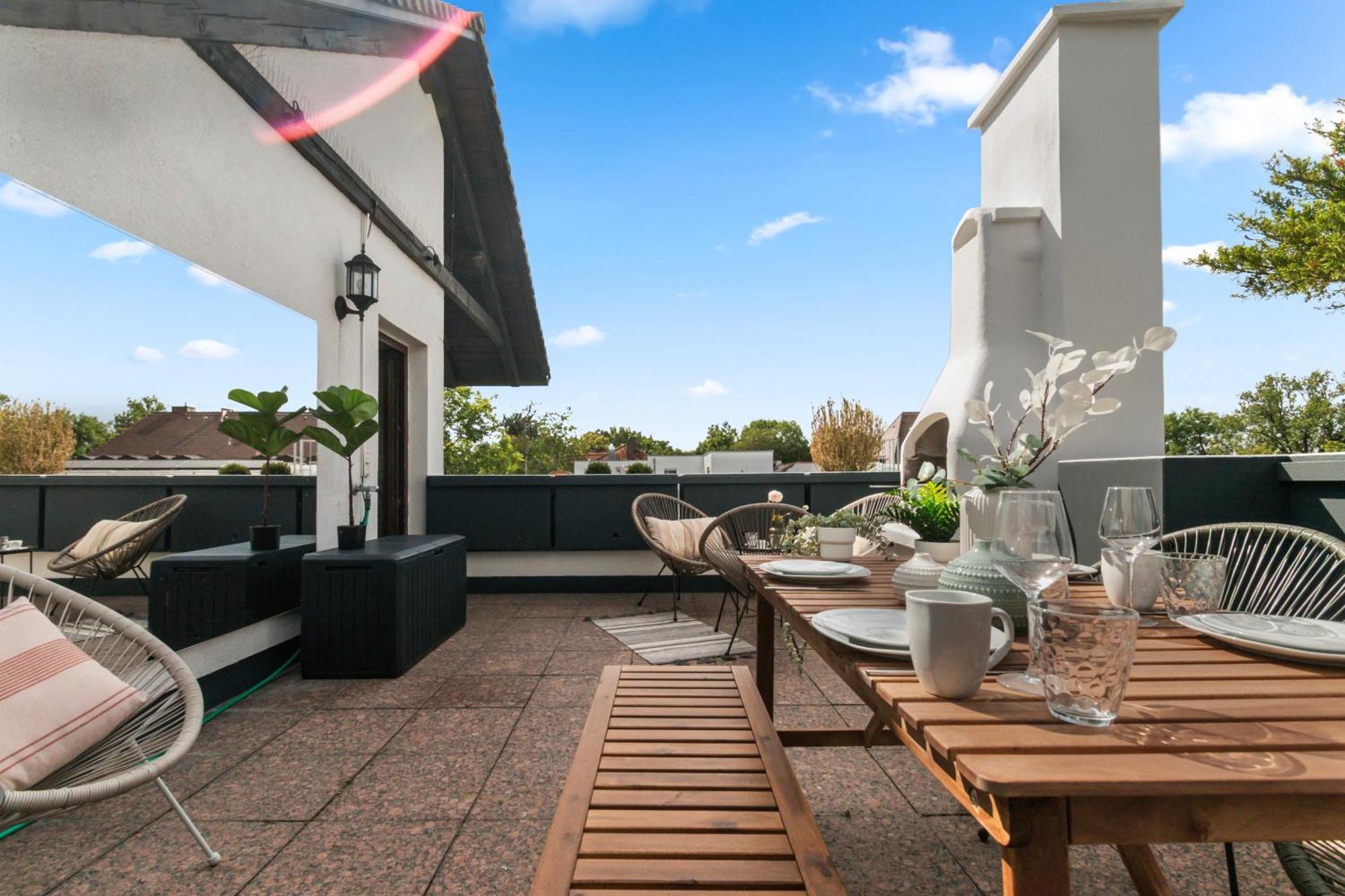 Flatista Homes - Penthouse With Rooftop Gym