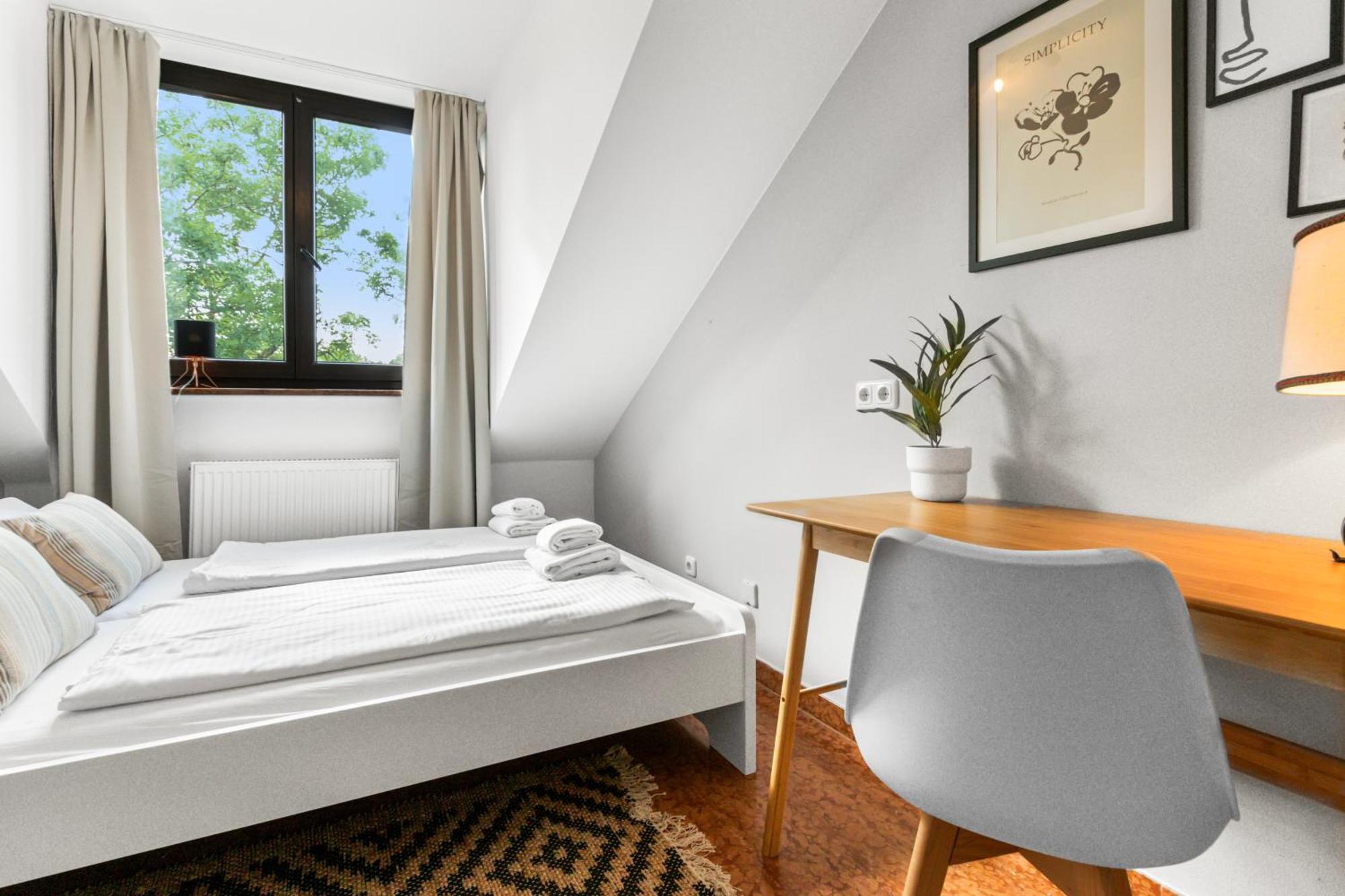 Flatista Homes - Penthouse With Rooftop Gym * Munich