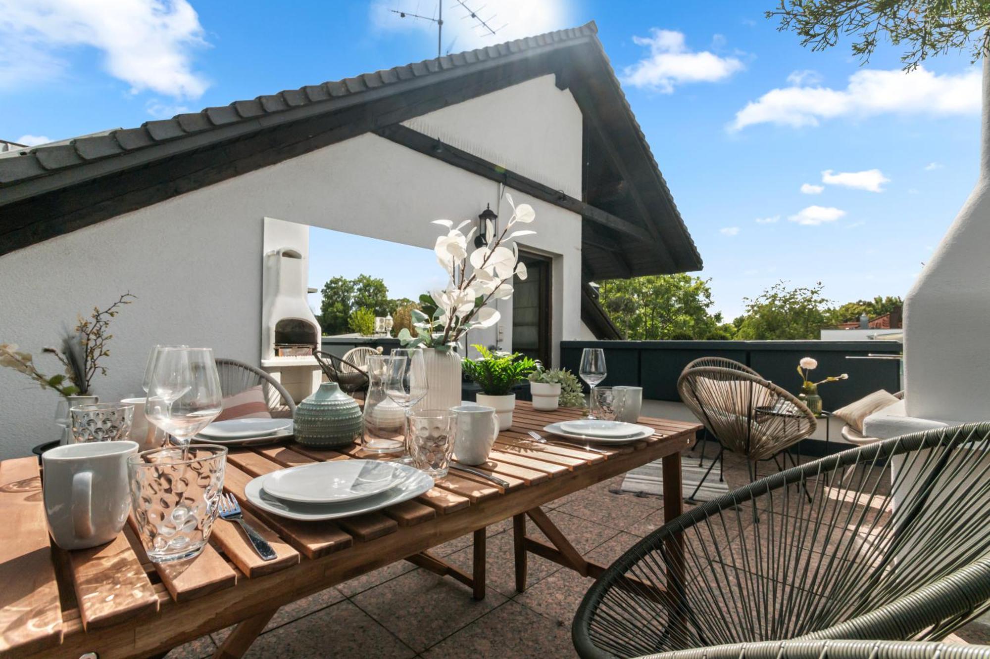 Flatista Homes - Penthouse With Rooftop Gym